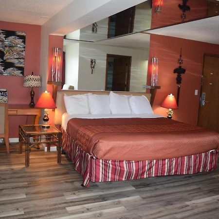 Regency Inn And Suites أو كلير المظهر الخارجي الصورة