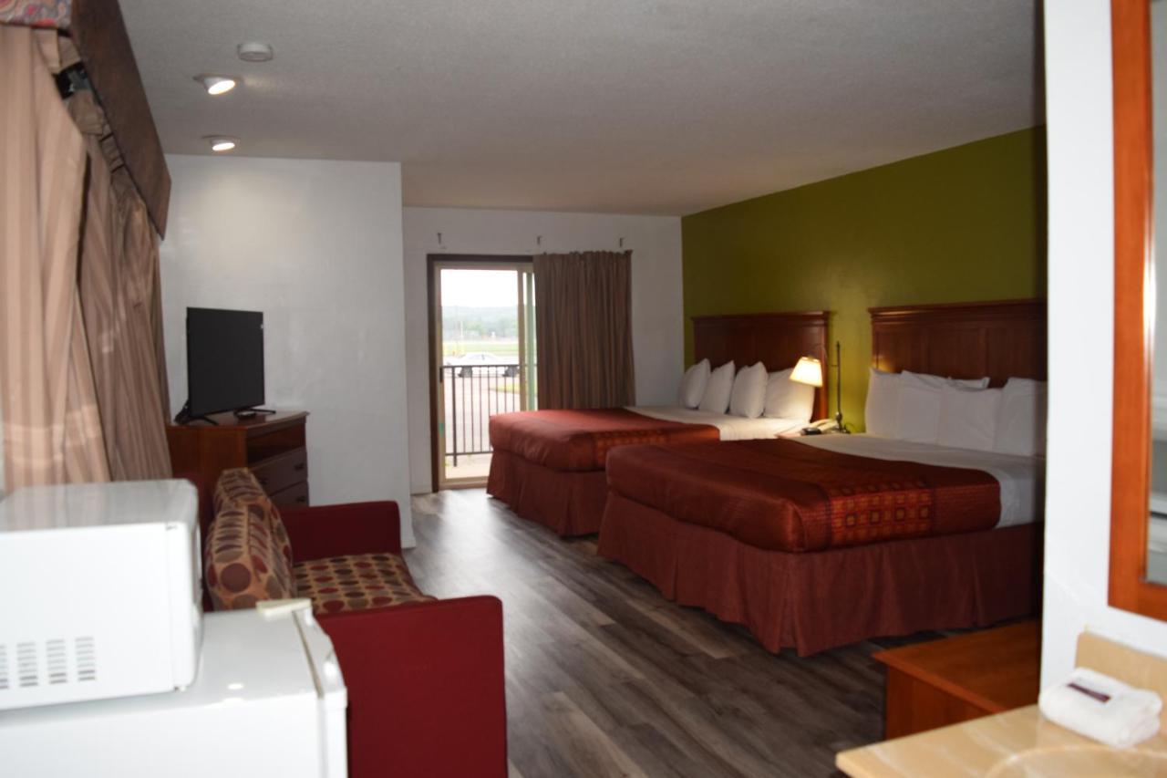 Regency Inn And Suites أو كلير المظهر الخارجي الصورة